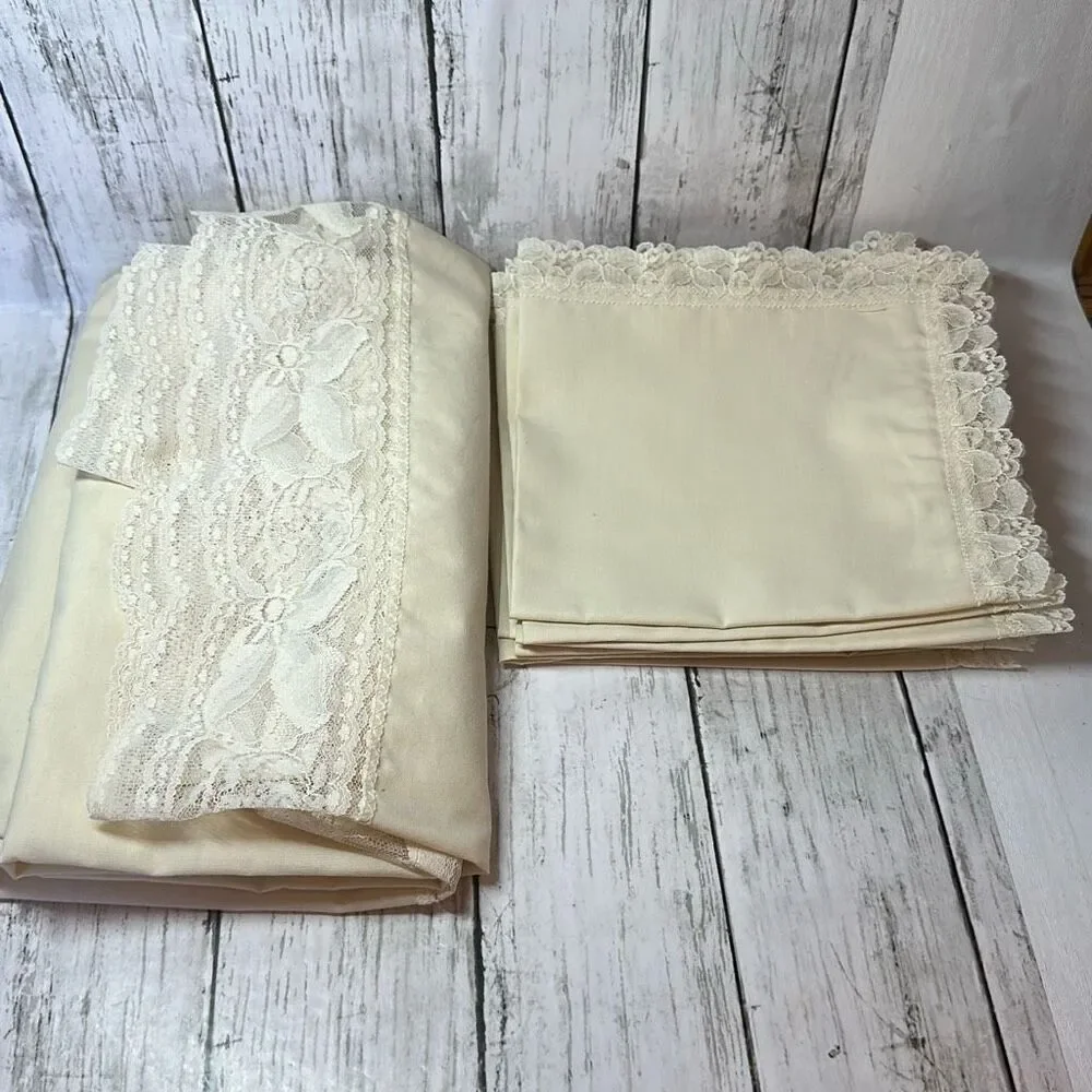 Vintage Beige Placemats with Lace Trim set of 8‎ and Tablecloth